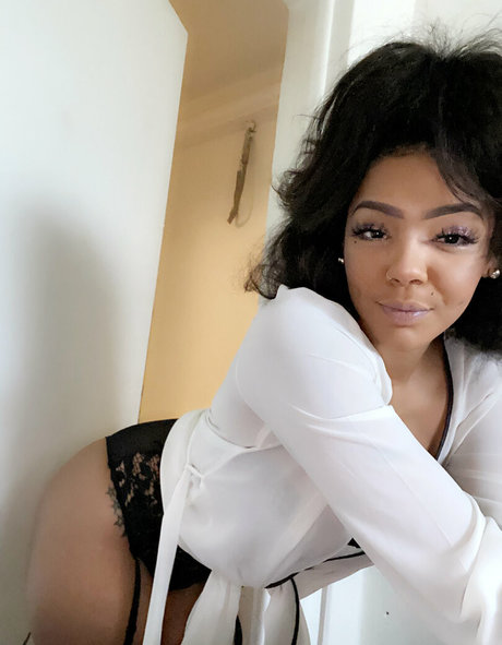 tokyoo erotic actress img