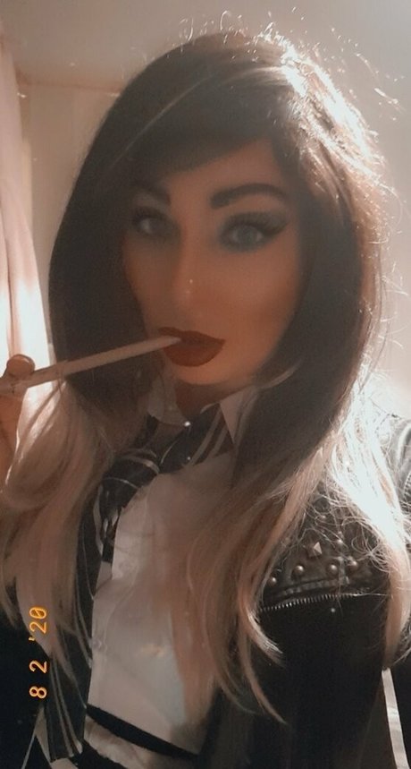 queenrainifree naked model gallery