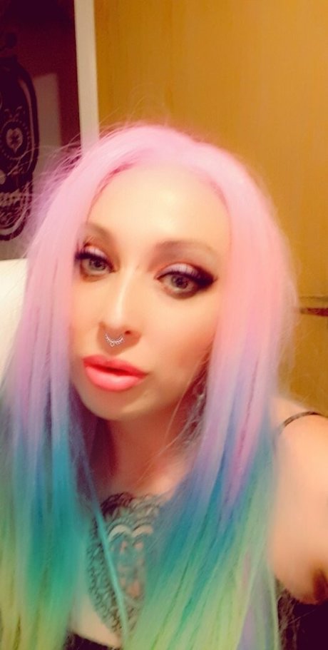 queenrainifree sexy actress photos