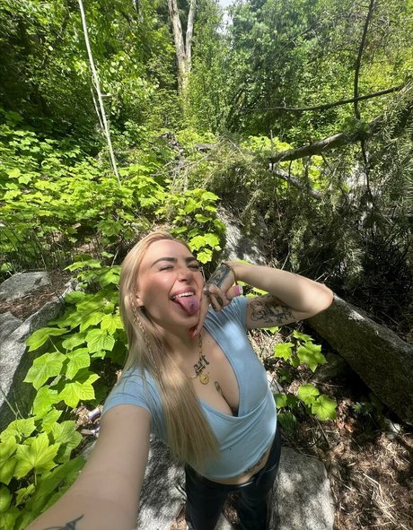 caitlynbabyxx naked star photo