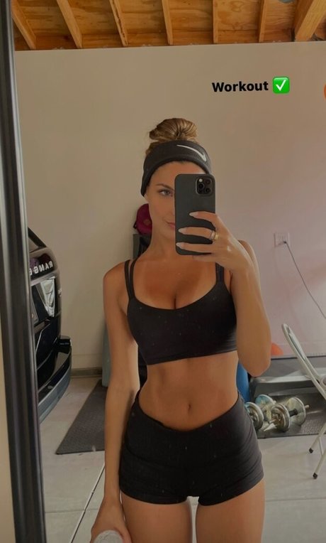 Lexi Brooke Rivera model sexy pic