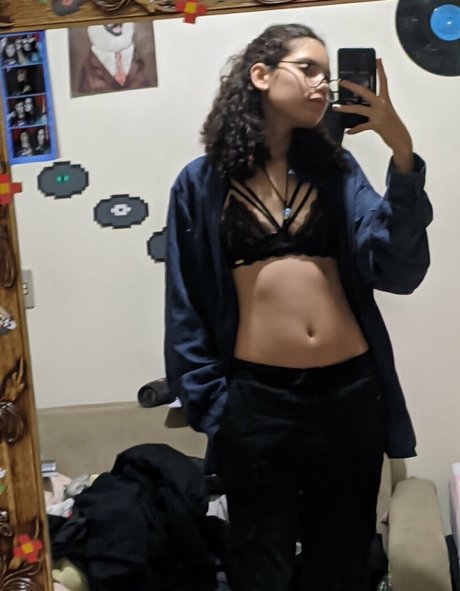 Thesuusu beautiful actress picture