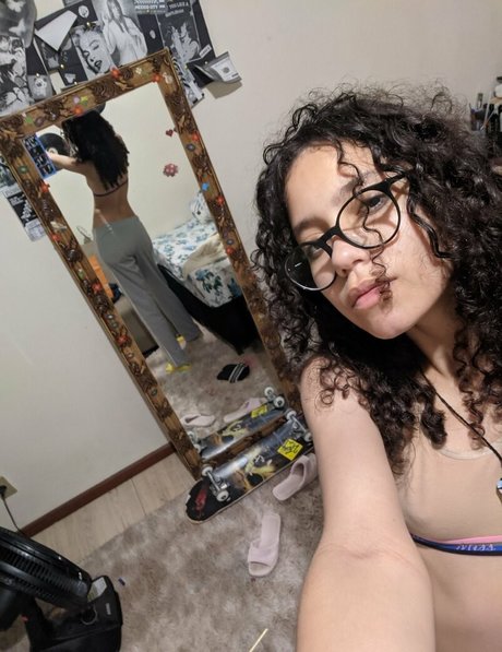 Thesuusu model erotic pic