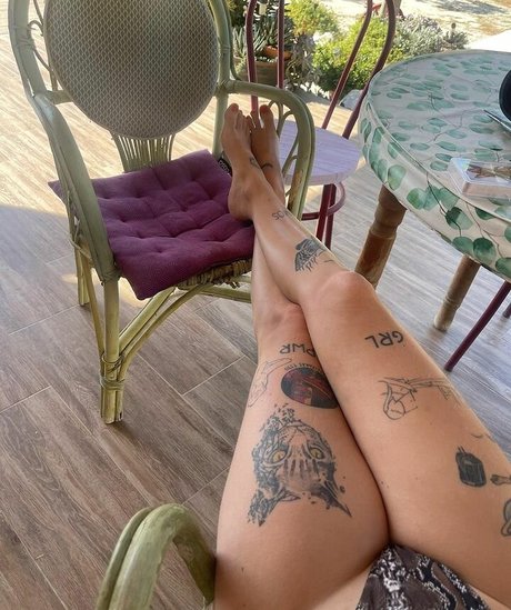 Samantha OT nudes star picture