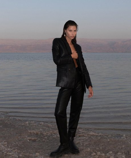 Yeela Frumkin model top pictures