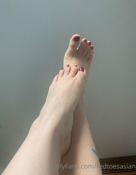 redtoesasian model hd pics