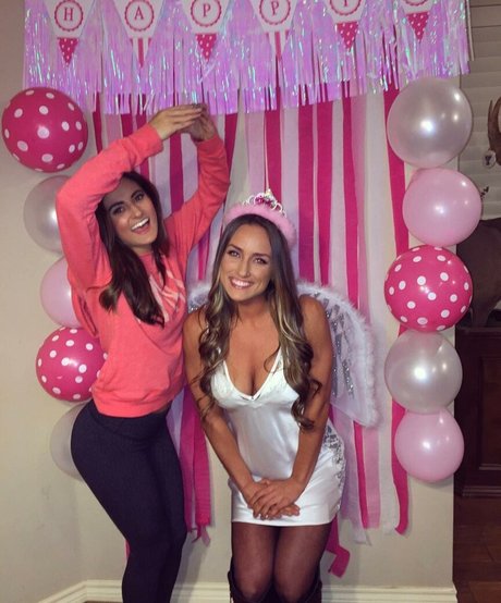 Taylor Altom model high quality photos