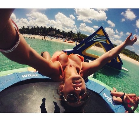 Taylor Altom pornstar nude pics