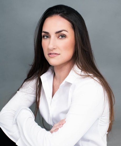 Taylor Altom xxx actress photo