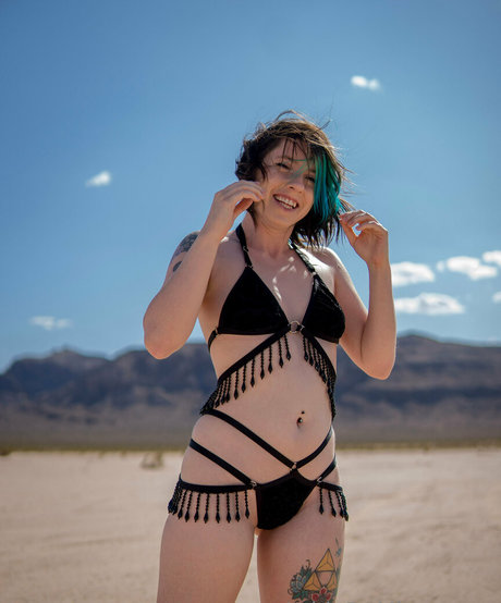 aphiademieuxpublic model hd photo