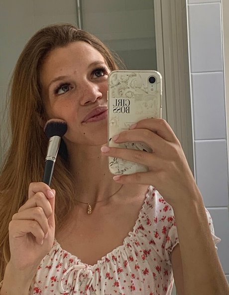 lovvejane model nude gallery