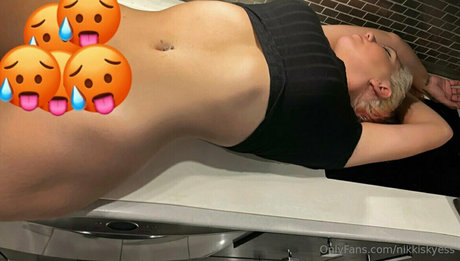 senpaidaddio hot actress pictures