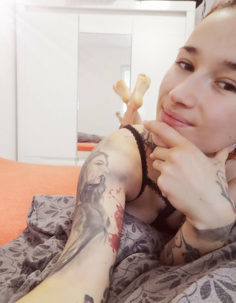 susiephoenix pornographic model pics