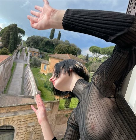 Meadow Walker pornstar pretty picture