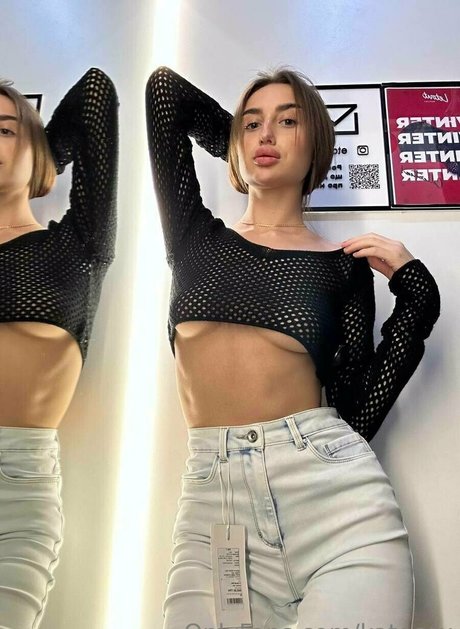 katecox model art galleries