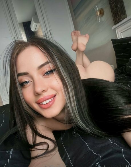 imhorndoll model hot pics