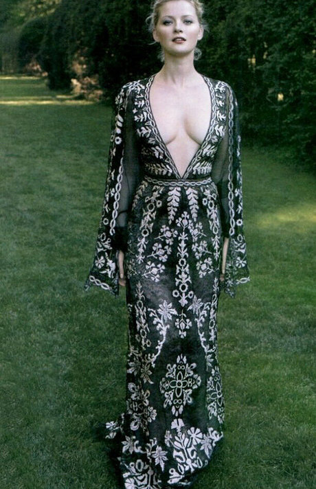 Gretchen Mol model nude img