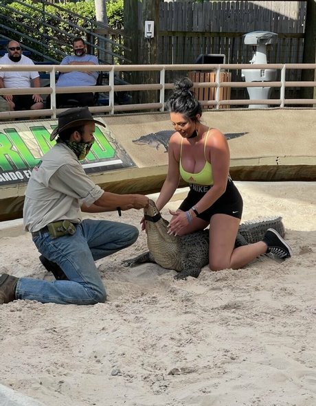 laughinglatina Profile pic