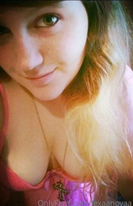 lexaanovaa star img