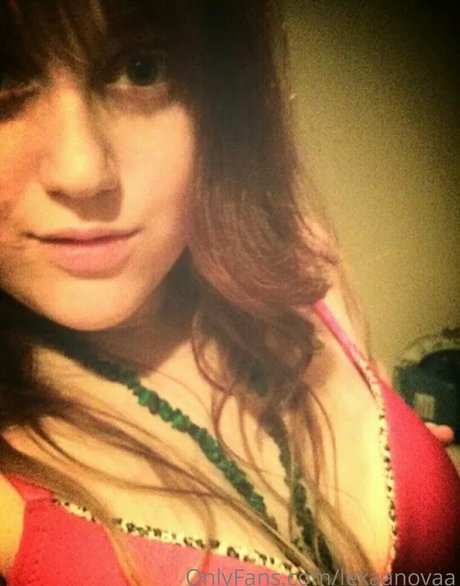 lexaanovaa pornstar nude image