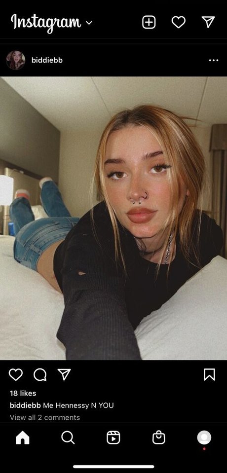 Biddiebb naked star images