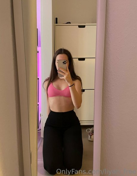 leyla free model naked pic