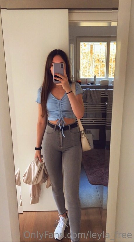 leyla free sexy actress gallery