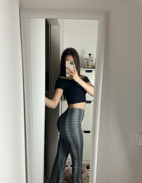 leyla free hd model photo