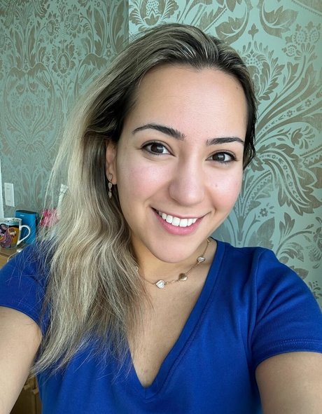 Selina Amini star pretty images