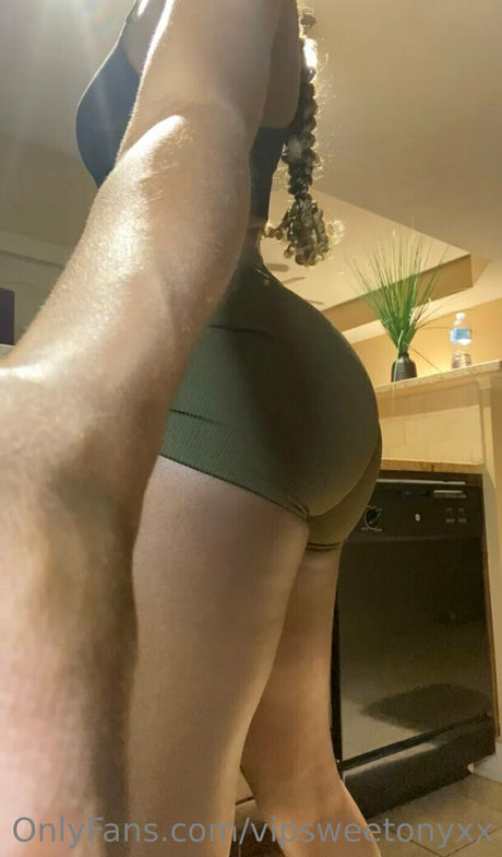 vipsweetonyxx porn star galleries