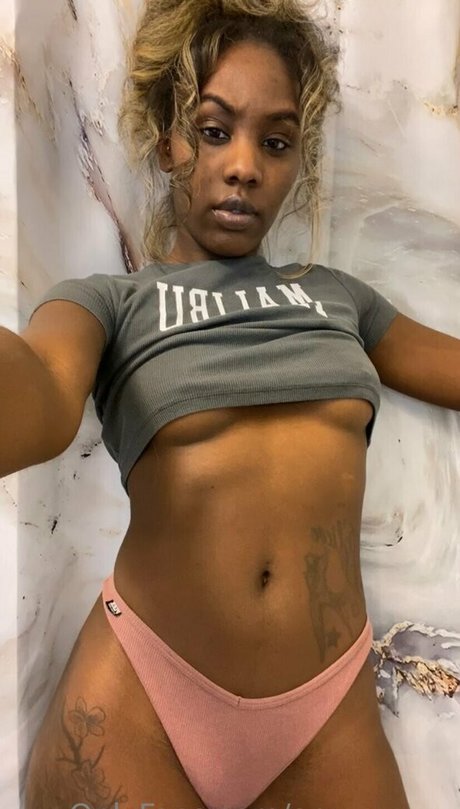 onyxxxxxx nude model pic