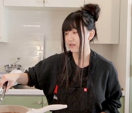 Aria Saki star top pics