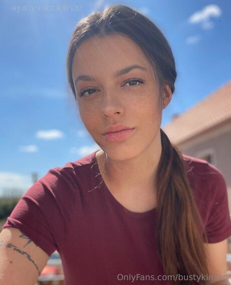 bustykimiko best star picture