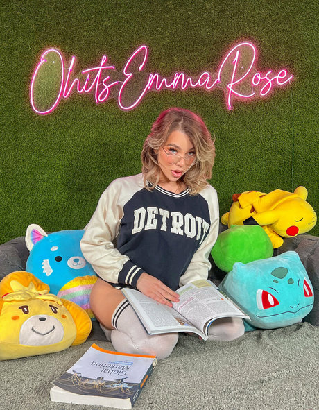 gardenofemmarose model adult pictures