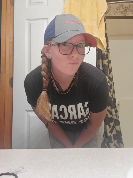 RedHotMomma porn star photo