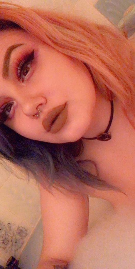 sarah tonin naked actress pic