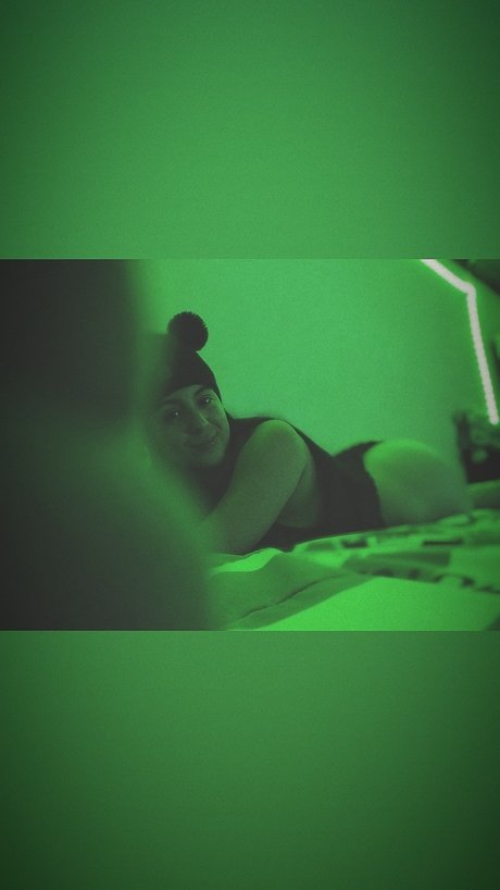 Sarah Camila Osorio art model photo