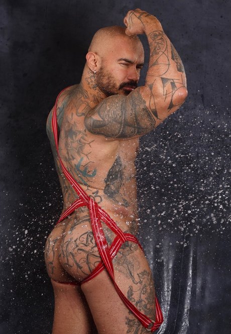 Santi Noguera model hd pic