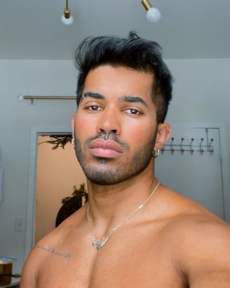 Sandro Saints pornstar sex pictures