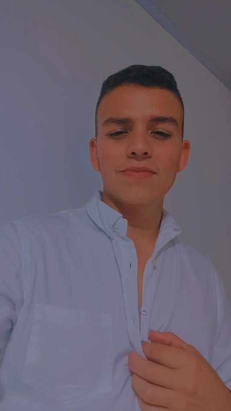 Samu Velez star exclusive picture