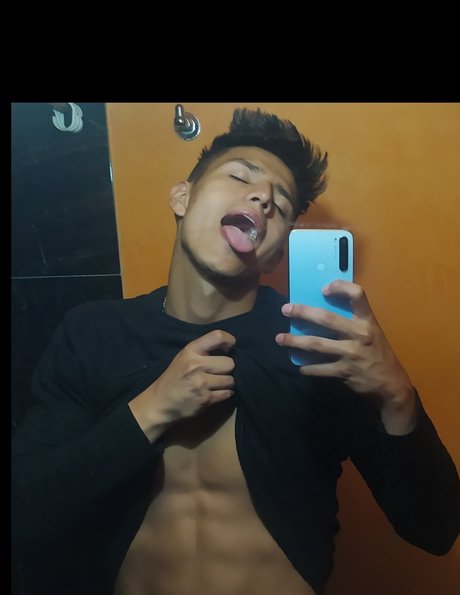 Ryan Marquez star naked picture