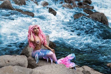 Sammie s Cosplay model erotic photos