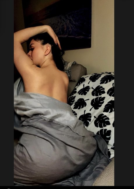 ScarletHunny model erotic archive