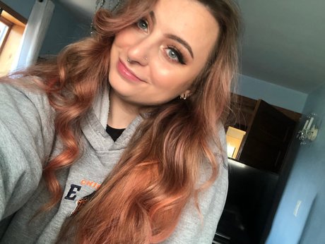 Sausha Solice nice actress pictures