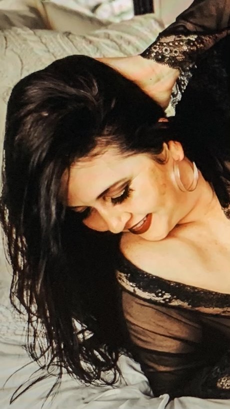 JadeWest model porn pictures