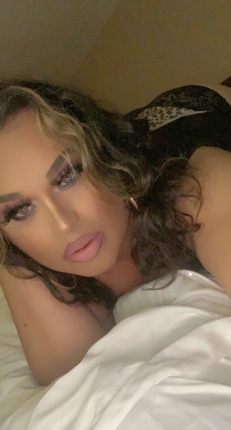 Trina The TX Size Barbie exclusive star photo