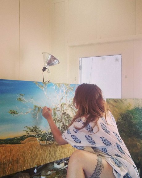 The Naked Artist_ star nude images