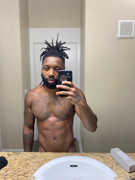 TheRealPeea exclusive pornstar picture