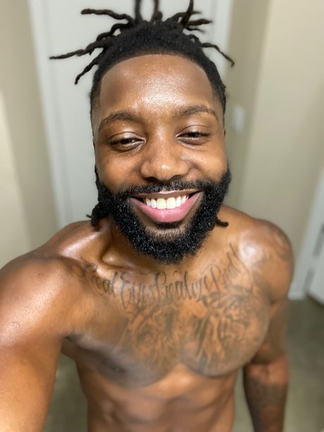 TheRealPeea model hd image