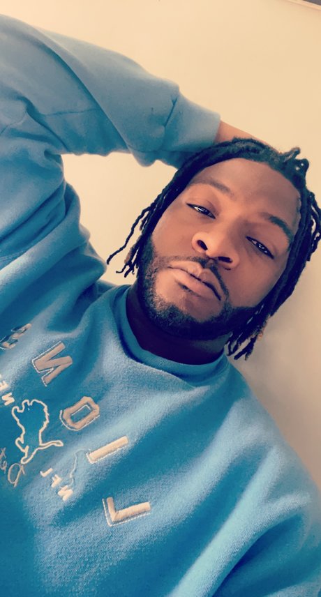 Seven Ali star naked image